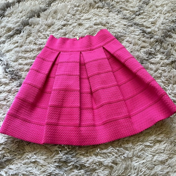 Structured skirt - Picture 2 of 7